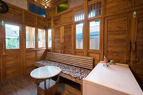 OYO 1592 Gading 4u Homestay