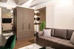 De Paris Apartments