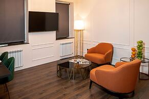 De Paris Apartments