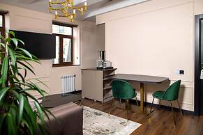 De Paris Apartments