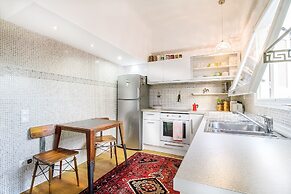 Hidden Gem 2 Bedroom near City Center