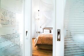 Hidden Gem 2 Bedroom near City Center