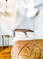 Hidden Gem 2 Bedroom near City Center