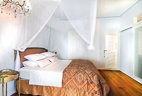 Hidden Gem 2 Bedroom near City Center