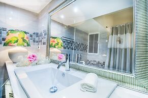 Hidden Gem 2 Bedroom near City Center