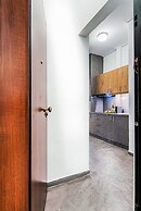 Modern and Stylish Renovated Flat, next to Metro