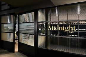 Midnight Hotel, Autograph Collection