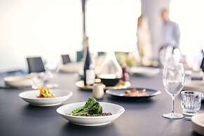 Midnight Hotel, Autograph Collection