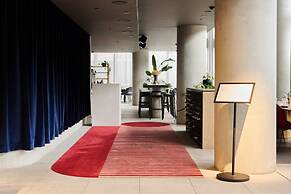 Midnight Hotel, Autograph Collection