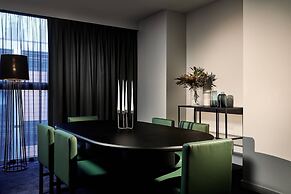 Midnight Hotel, Autograph Collection