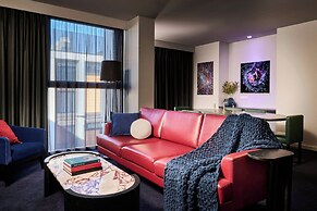 Midnight Hotel, Autograph Collection