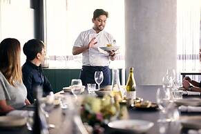 Midnight Hotel, Autograph Collection