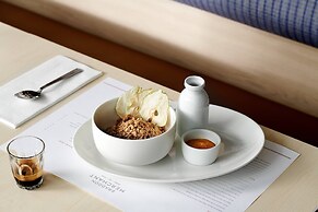 Midnight Hotel, Autograph Collection