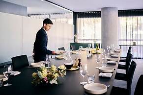 Midnight Hotel, Autograph Collection