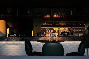 Midnight Hotel, Autograph Collection