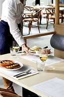 Midnight Hotel, Autograph Collection