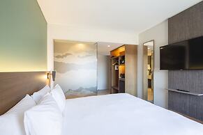 Holiday Inn Express And Suites Queenstown, an IHG Hotel