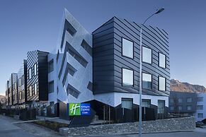 Holiday Inn Express And Suites Queenstown by IHG