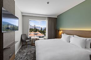 Holiday Inn Express And Suites Queenstown by IHG