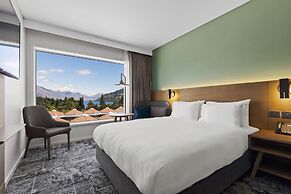 Holiday Inn Express And Suites Queenstown by IHG