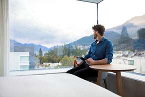 Holiday Inn Express And Suites Queenstown by IHG