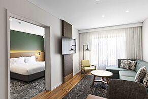 Holiday Inn Express And Suites Queenstown by IHG