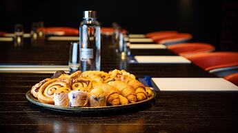 Holiday Inn Express And Suites Queenstown by IHG