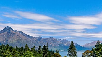 Holiday Inn Express And Suites Queenstown by IHG