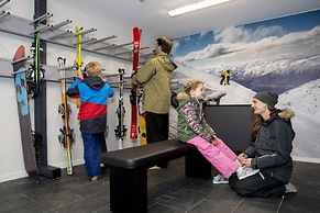 Holiday Inn Express And Suites Queenstown by IHG