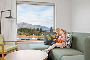Holiday Inn Express And Suites Queenstown by IHG