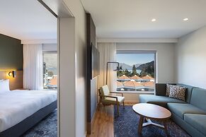 Holiday Inn Express And Suites Queenstown by IHG