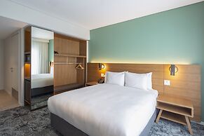 Holiday Inn Express And Suites Queenstown by IHG