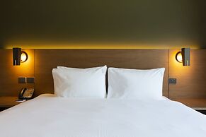 Holiday Inn Express And Suites Queenstown by IHG