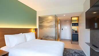 Holiday Inn Express And Suites Queenstown by IHG