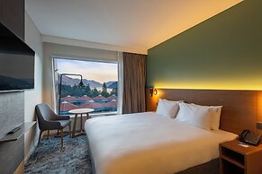 Holiday Inn Express And Suites Queenstown by IHG