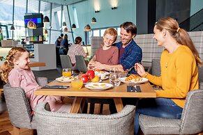 Holiday Inn Express And Suites Queenstown by IHG