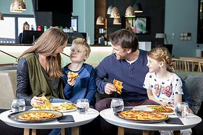 Holiday Inn Express And Suites Queenstown by IHG