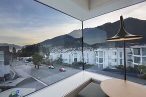 Holiday Inn Express And Suites Queenstown by IHG