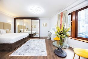 Carlton Court - Mayfair