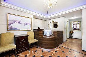 Carlton Court - Mayfair