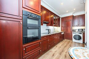 Carlton Court - Mayfair