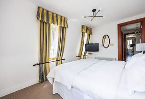 Carlton Court - Mayfair