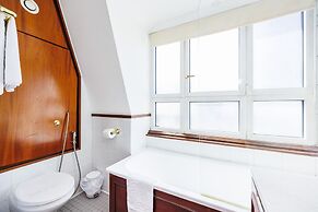 Carlton Court - Mayfair