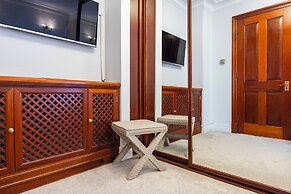 Carlton Court - Mayfair