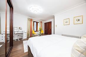 Carlton Court - Mayfair