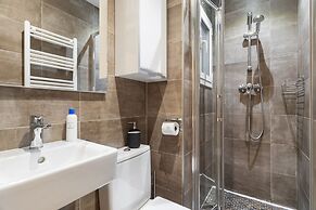 Pineda Be My Guest Castelldefels