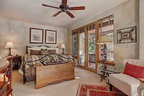 Gorgeous Corner 3br- Ski In/out Access And 3 Decks! 3 Bedroom Condo by