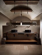 Acro Wellness Suites - Adults Only