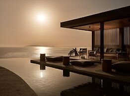 Acro Wellness Suites - Adults Only