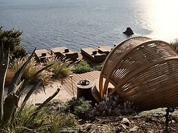 Acro Wellness Suites - Adults Only